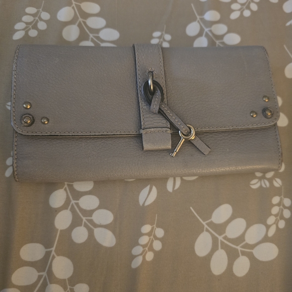 Chloe Gray Leather Wallet - Picture 2 of 15